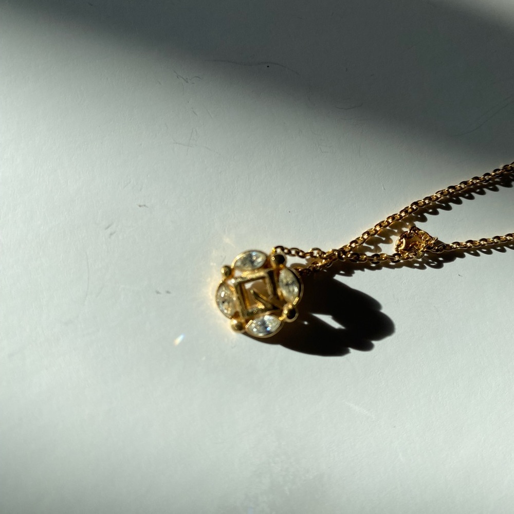 GIVENCHY gold tone vintage crystal necklace with G logo - Picture 3 of 16